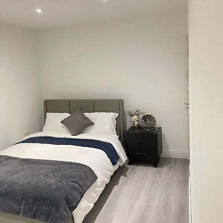 Holyheadinn Екстер'єр фото