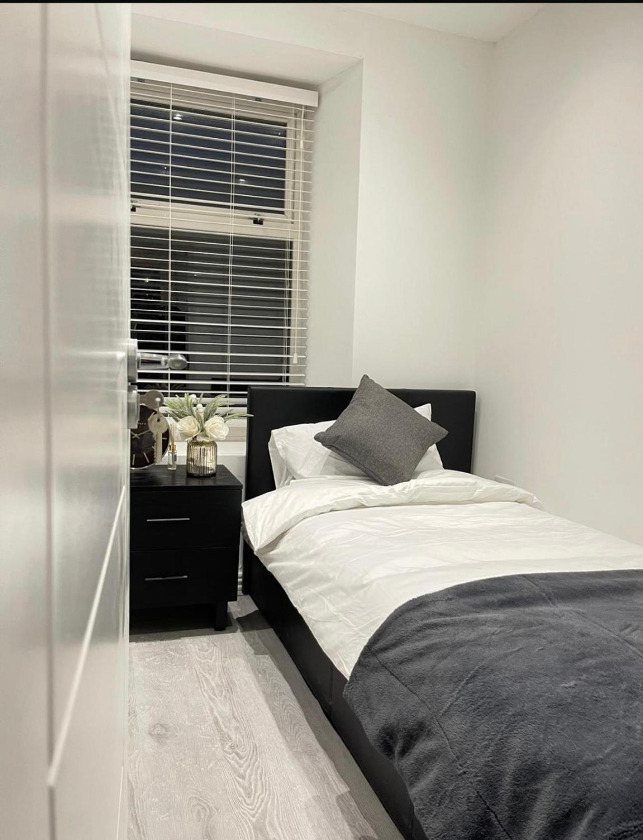 Holyheadinn Екстер'єр фото