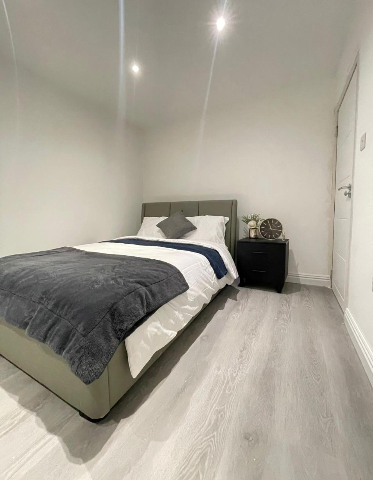 Holyheadinn Екстер'єр фото
