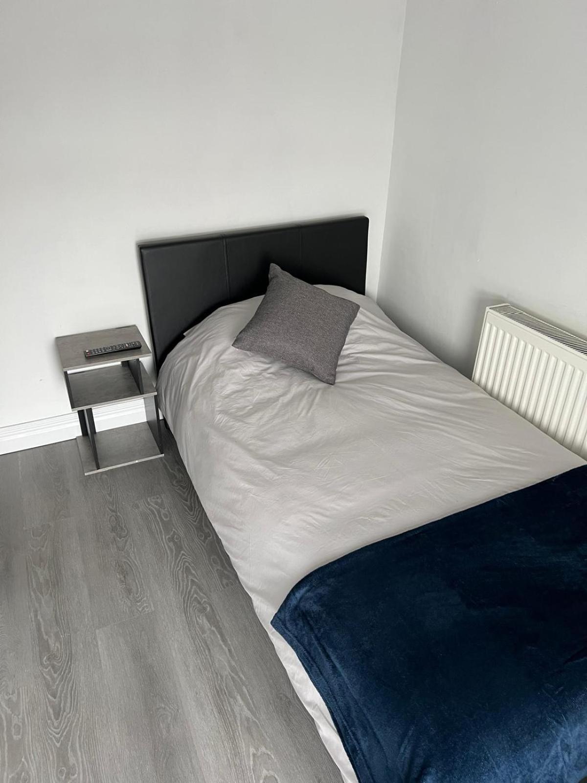 Holyheadinn Екстер'єр фото